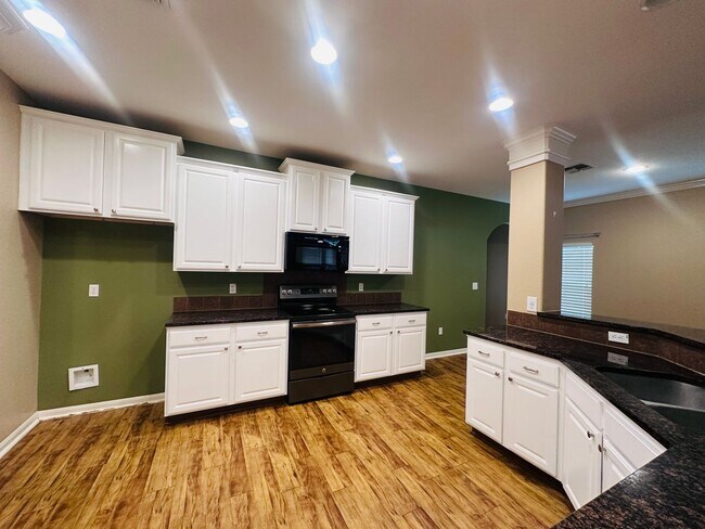 Building Photo - 6017 Tapestry Dr