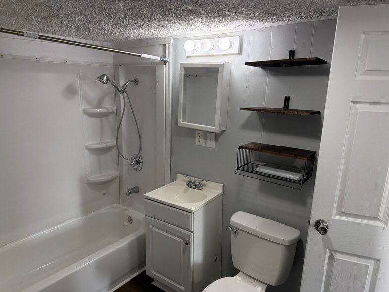 Building Photo - 315 N Highland Ave