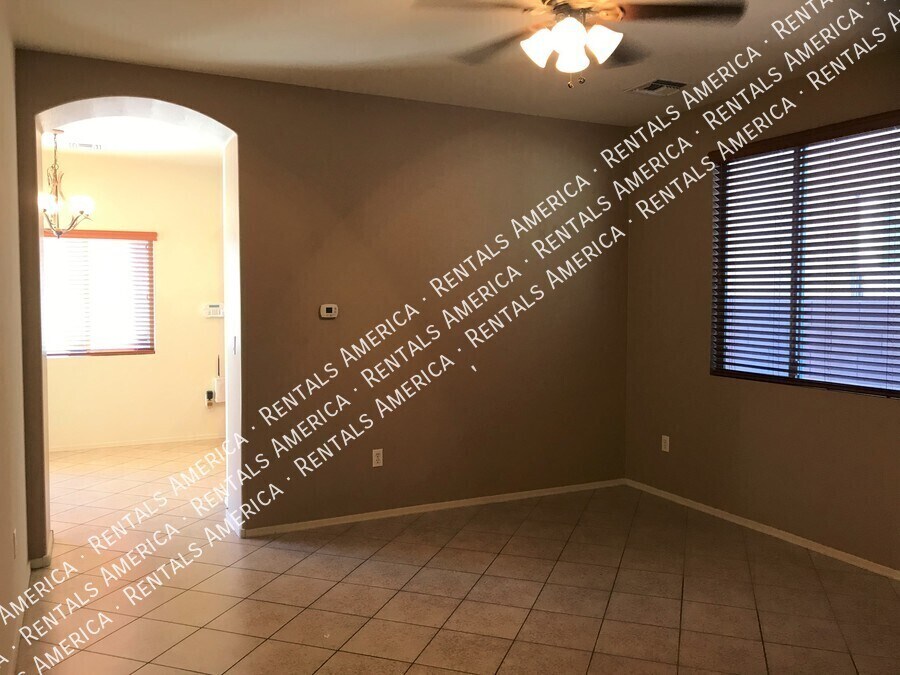 Building Photo - 1691 W Gleaming Moon Ln