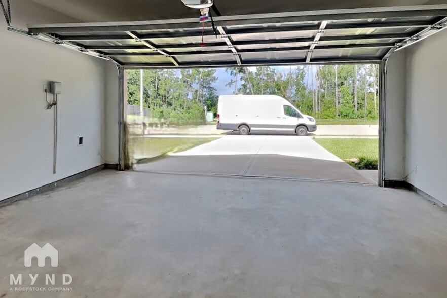 Building Photo - 6188 White Spruce Dr
