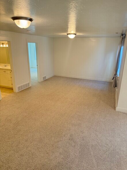 Building Photo - 158 S 140 E
