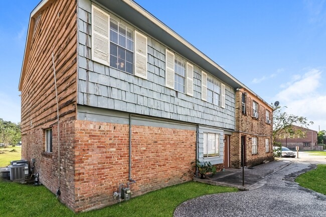 Primary Photo - 3115 Falk Ct