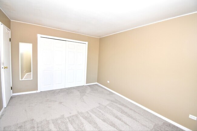 Building Photo - 261 N Gregory St