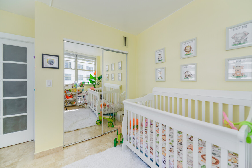 Building Photo - 905 Brickell Bay Dr