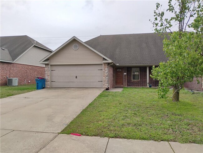 Building Photo - 3003 SW Deerfield Blvd