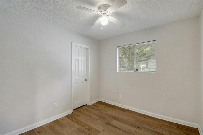 Building Photo - 2503 Star Grass Cir