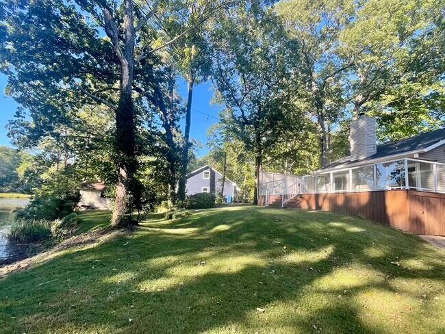 Building Photo - 613 Piney Point Rd