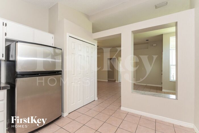 Building Photo - 8858 Parliament Ct