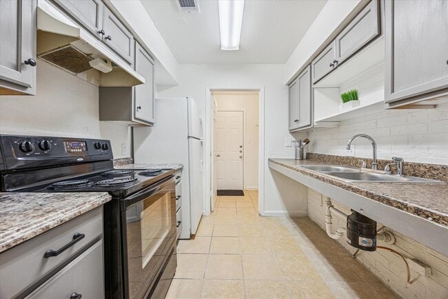 Building Photo - 8212 Sam Rayburn Dr