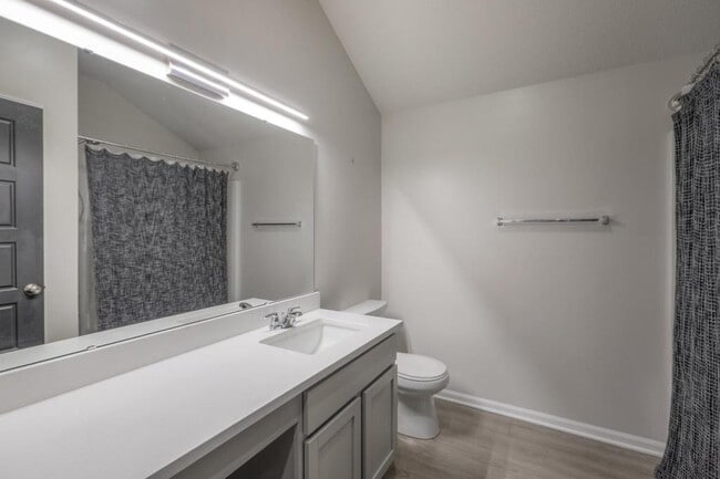 Building Photo - 8004 SE 6th St