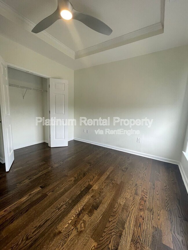 Building Photo - 3334 Peachtree Rd NE
