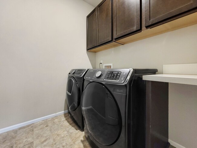 Building Photo - Newly built home with major upgrades in Br...