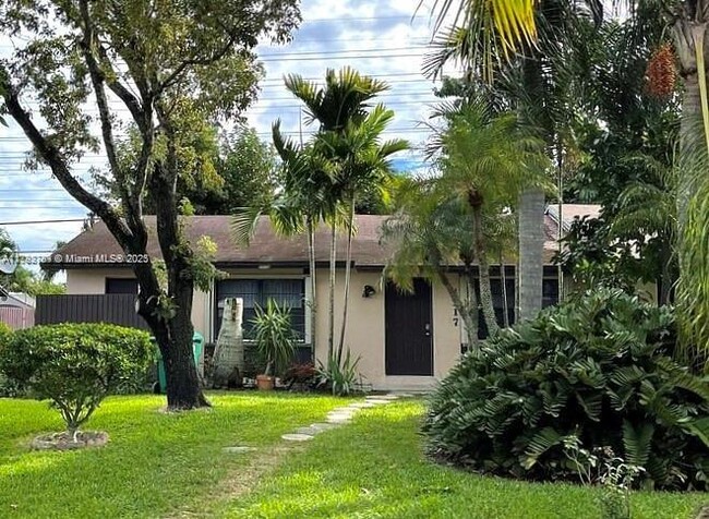 Building Photo - 4317 SW 136th Pl