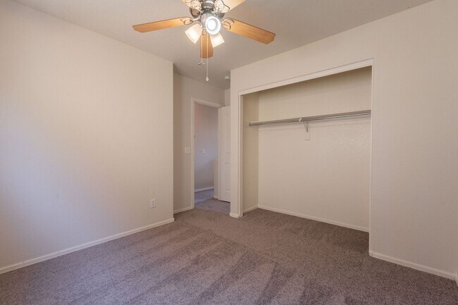Building Photo - Great Location, 4 Bedrooms in Peoria!