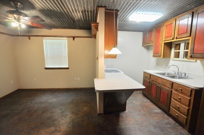 Building Photo - COUNTRY ATMOSPHERE! 1 Bedroom - 1 Bath – 1...