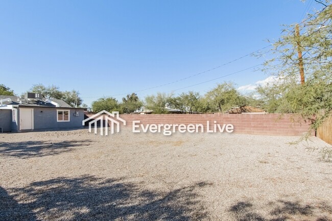 Building Photo - 3526 N Estrella Ave