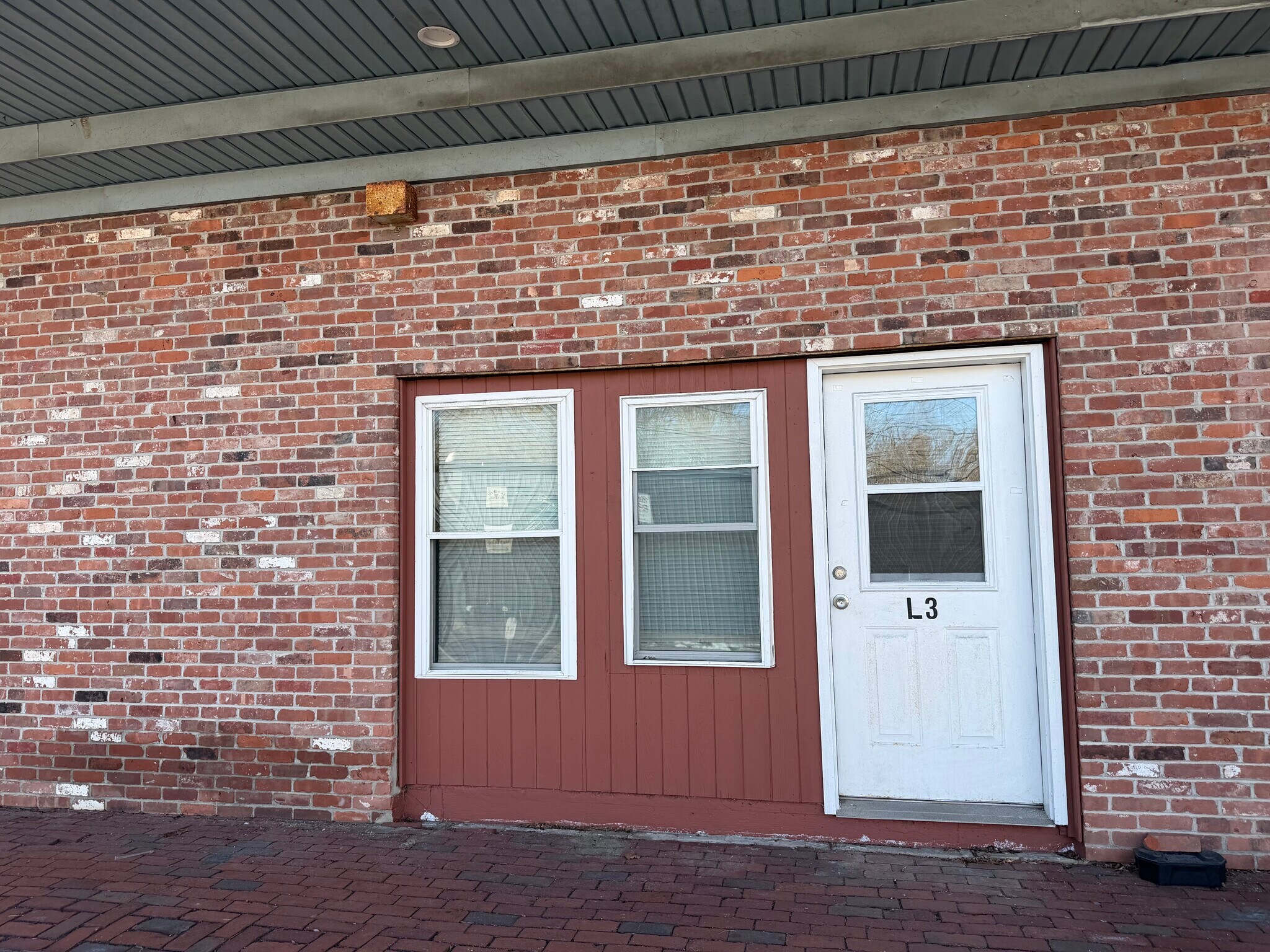 Building Photo - 12 S Main St