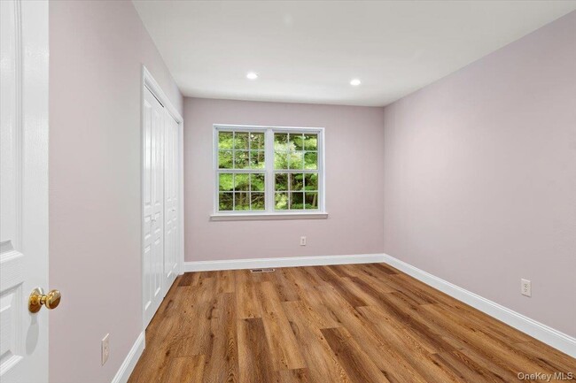 Building Photo - 2 Winterberry Ln