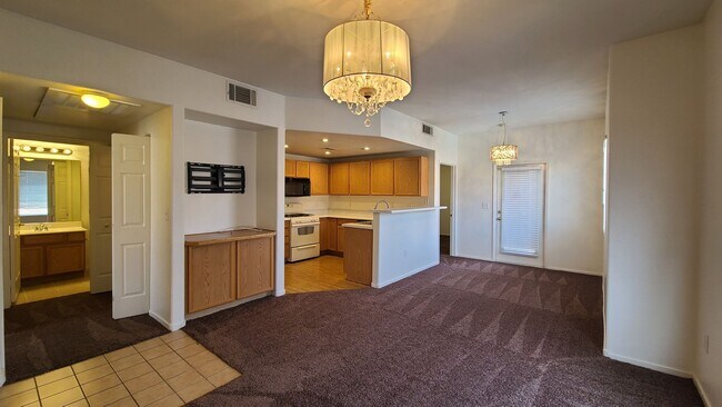 Building Photo - 2 Bedroom Condo located in Southwest Las Vegas