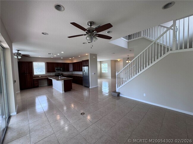 Building Photo - 11239 SW Barton Way