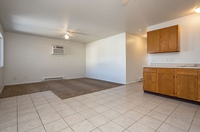Building Photo - 3 Bedroom, Single-story Townhomes for rent...