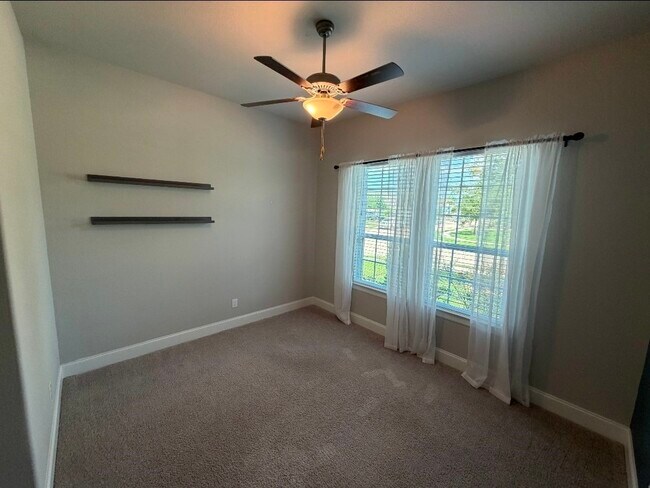 Building Photo - 3606 Canyon Dr