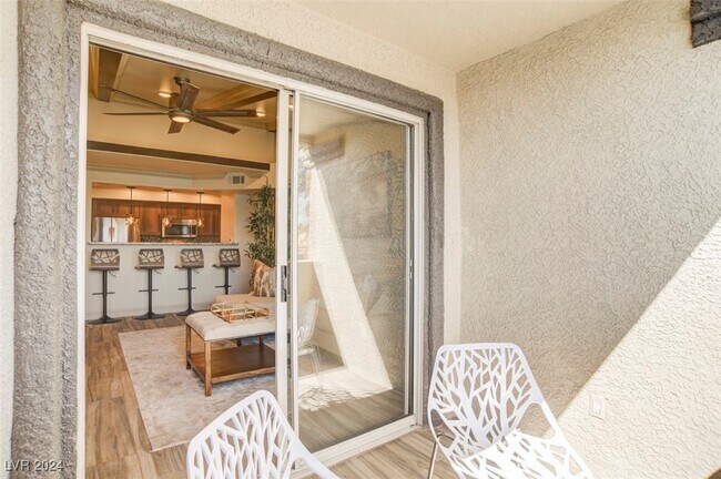 Building Photo - 555 E Silverado Ranch Blvd