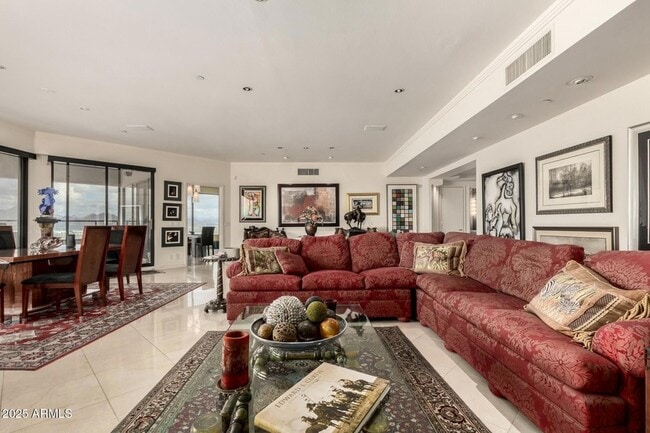 Building Photo - 1040 E Osborn Rd