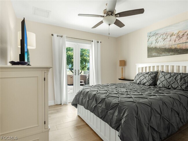 Building Photo - 2013 SW 31st Terrace