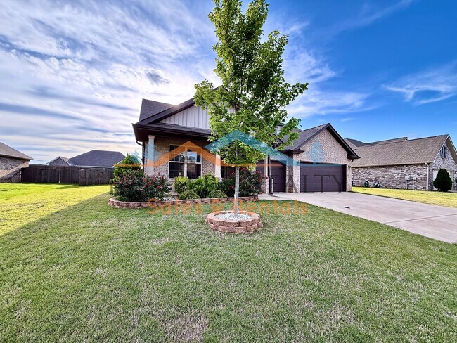 Building Photo - ? Beautiful Executive Home with 3-Car Garage + Incredible Outdoor Living ?