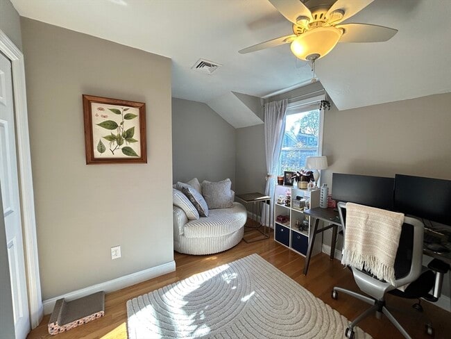 Building Photo - 90 High St