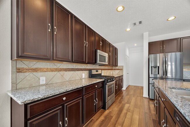 Building Photo - 13019 Foxwood Creek Ln