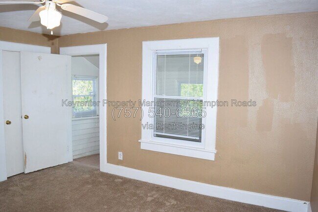 Building Photo - 857 W 41st St