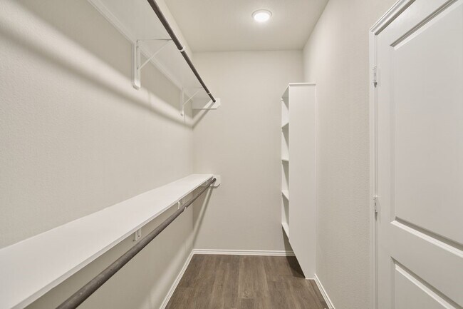 Building Photo - 901 Chickasaw Dr