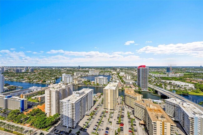 Building Photo - 1830 S Ocean Dr