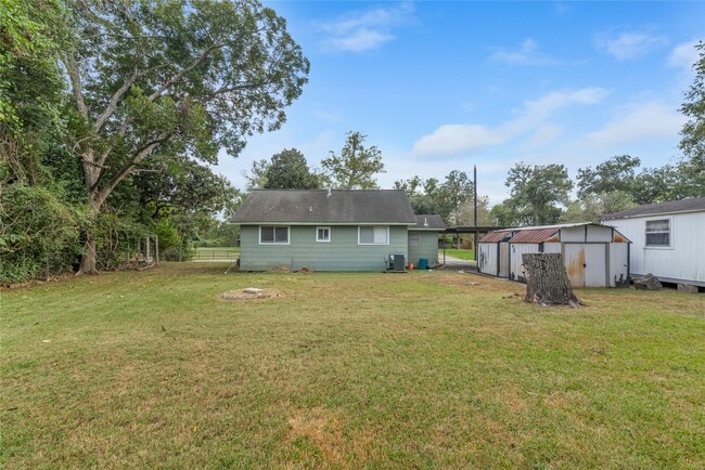 Building Photo - 615 Riveredge Dr