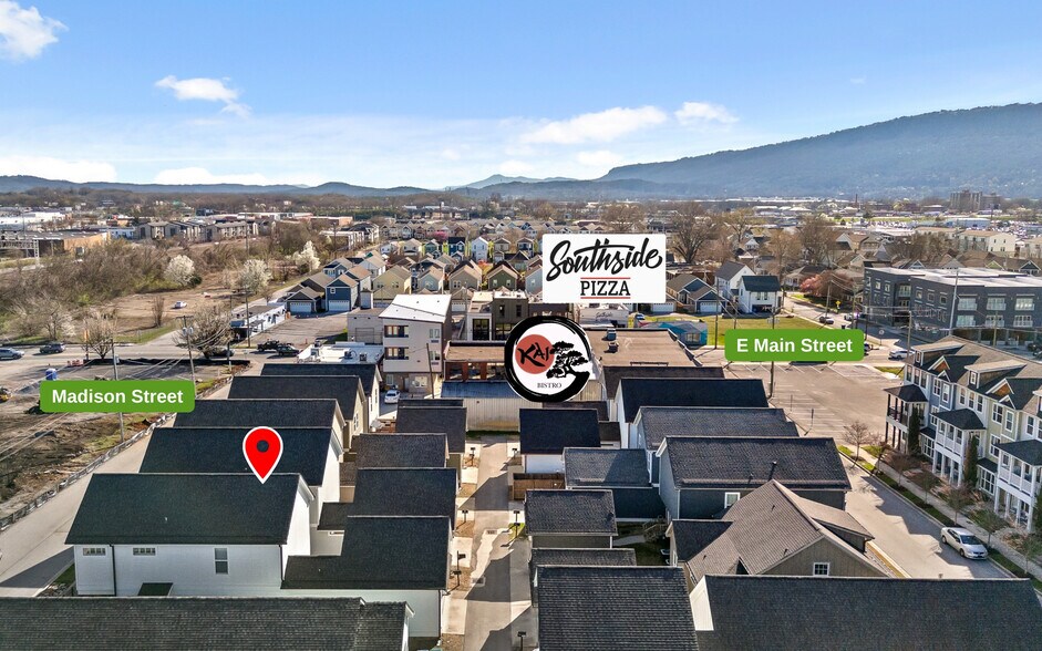 Building Photo - 1449 Madison St