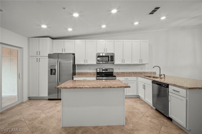 Building Photo - 43051 Greenway Blvd