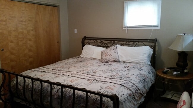 Building Photo - 3BR, 2BTH Beautiful ranch style home with ...