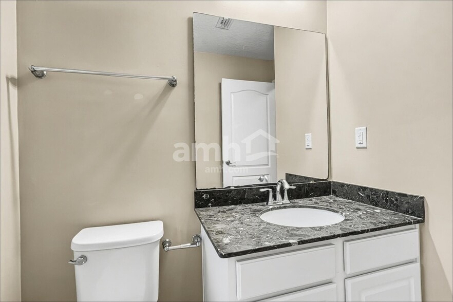 Building Photo - 86021 Aladdins Way