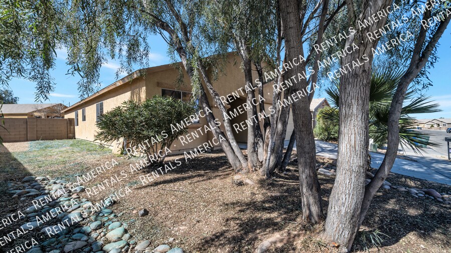 Building Photo - 3976 E Isaiah Dr