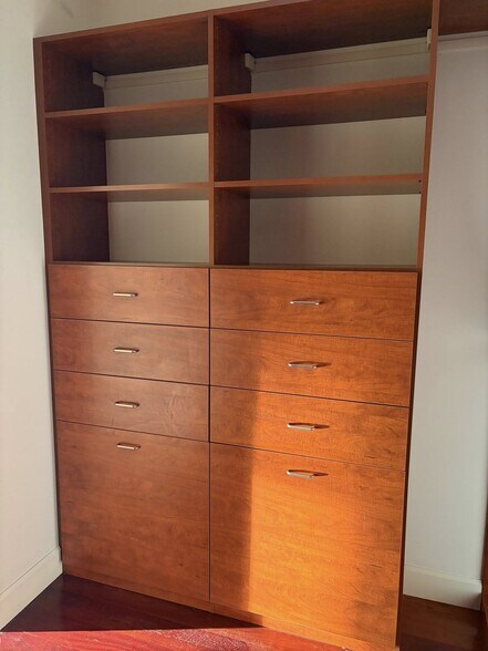 Building Photo - 832 N Las Palmas Ave