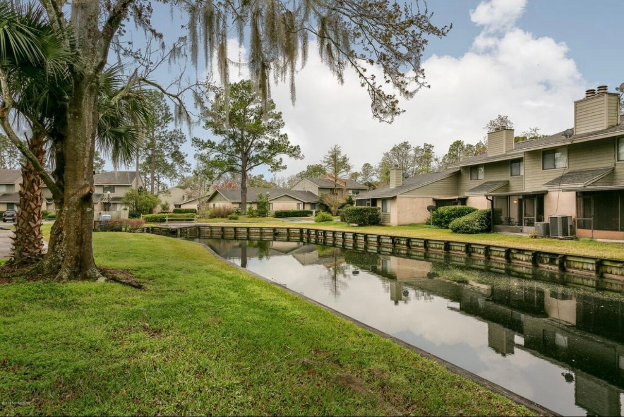 Building Photo - 7623 Baymeadows Cir W