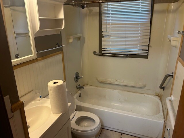 Building Photo - 1438 N Battin St