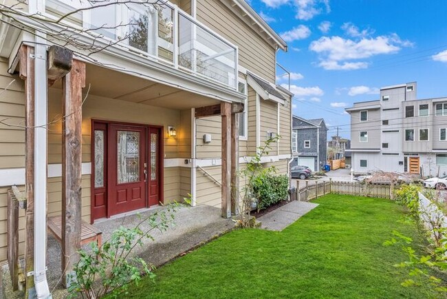 Building Photo - Quintessential West Seattle Townhome with ...