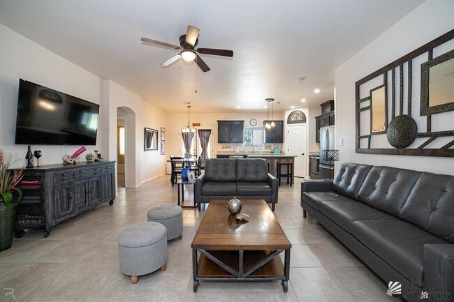 Building Photo - 27266 Mesquite Ave