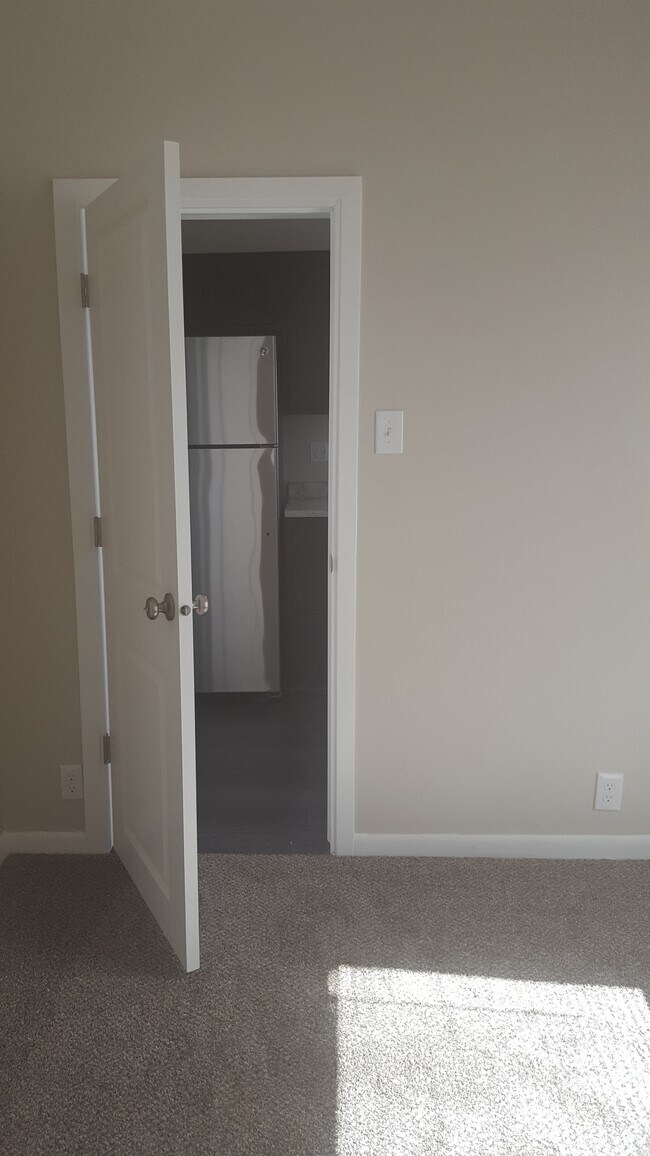 Building Photo - 6th Street, LLC