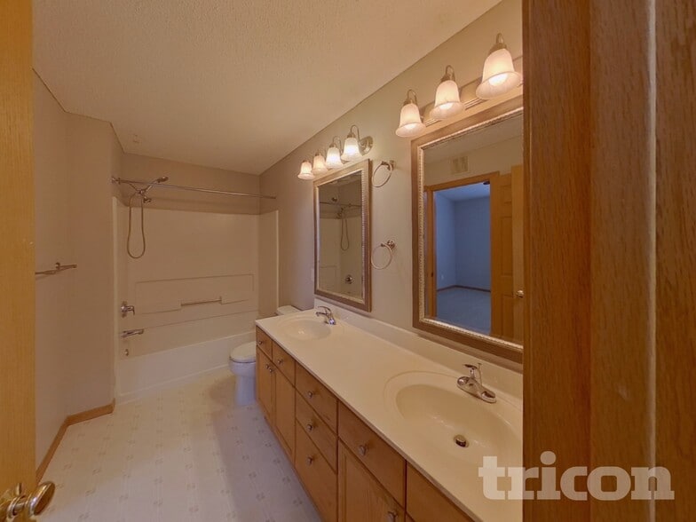 Building Photo - 14397 Banyan Ln