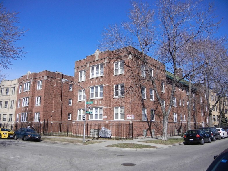 Building Photo - 4901-4907 N Whipple St