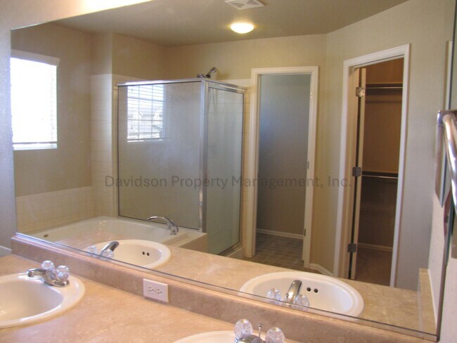 Building Photo - Spacious 3 Bedroom House in Southeast Colorado Springs